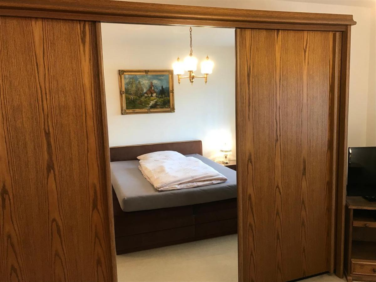 Gemuetliches Gaestehaus! Waldkraiburg Bagian luar foto